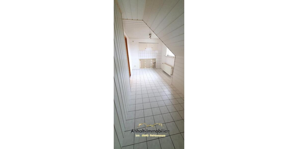 Dachgeschoßwohnung Südliches Anhalt - 3 Zimmer, 56 m&sup2;, 315&euro; | Angebot:24690924