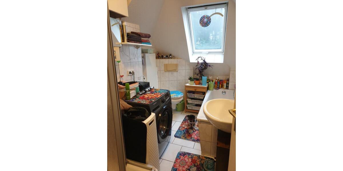 Dachgeschoßwohnung Halle (Saale) Damaschkestraße - 3 Zimmer, 72 m&sup2;, 700&euro; | Angebot:24813391