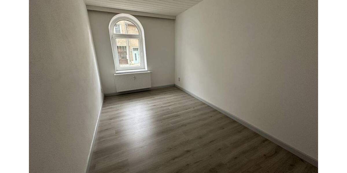 Etagenwohnung Lützen - 4 Zimmer, 110 m&sup2;, 850&euro; | Angebot:23957749