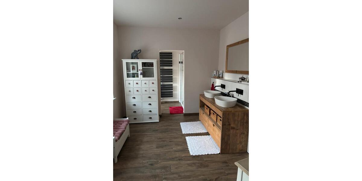 Einfamilienhaus Bitterfeld-Wolfen Holzweißig - 7 Zimmer, 143 m&sup2;, 329.000&euro; | Angebot:27086393
