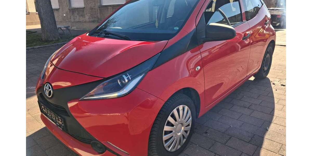 Toyota Aygo 74.000 km 7.500 &euro; Bitterfeld 06803