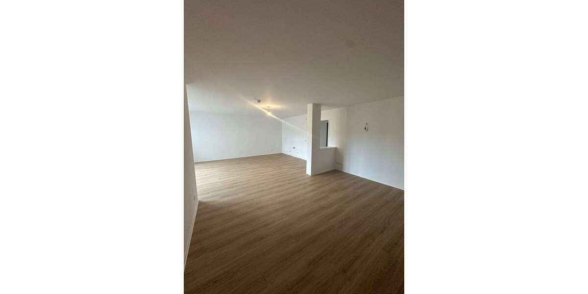 4-Zimmer-Wohnung mit Balkon, offener Küche, Gäste-WC 4 zimmer