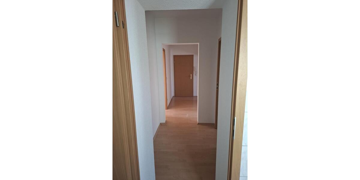Etagenwohnung Bad Lauchstädt - 2.5 Zimmer, 64 m&sup2;, 416&euro; | Angebot:25874922