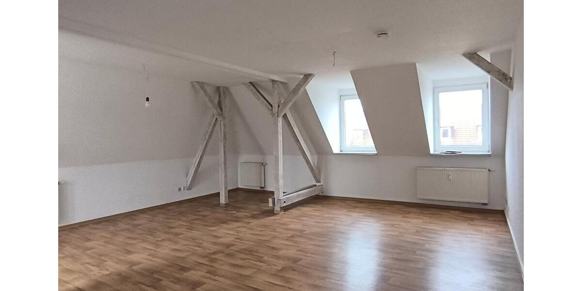 Dachgeschoßwohnung Halle (Saale) Gesundbrunnen - 3 Zimmer, 88 m&sup2;, 664&euro; | Angebot:24491357
