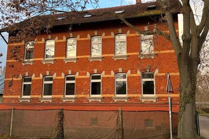 Haus Bad Lauchstädt - 11 Zimmer, 300 m&sup2;, 249.000&euro; | Angebot:25290692