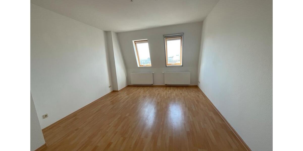 Dachgeschoßwohnung Halle (Saale) Damaschkestraße - 3 Zimmer, 91 m&sup2;, 728&euro; | Angebot:25947778