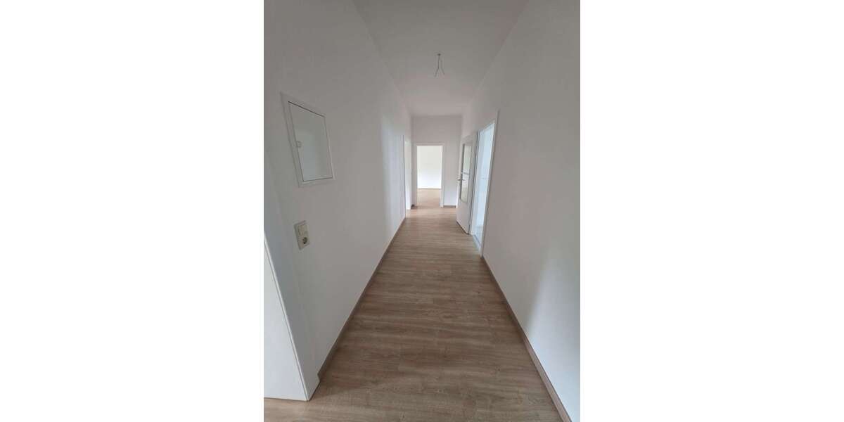 Etagenwohnung Bitterfeld Bitterfeld - 4 Zimmer, 103 m&sup2;, 687&euro; | Angebot:27095378