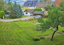 Wettin-Löbejün: 2 Reihenhäuser auf großem Grundstück, überdachter Pool und Nebengelass