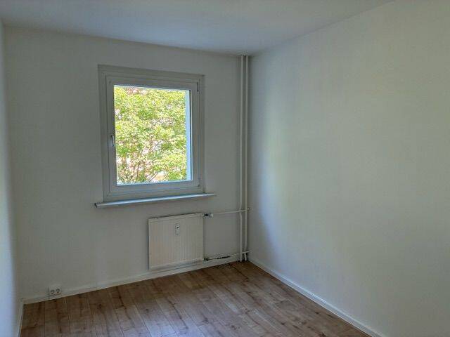 * FamilienWohnung * sofort *