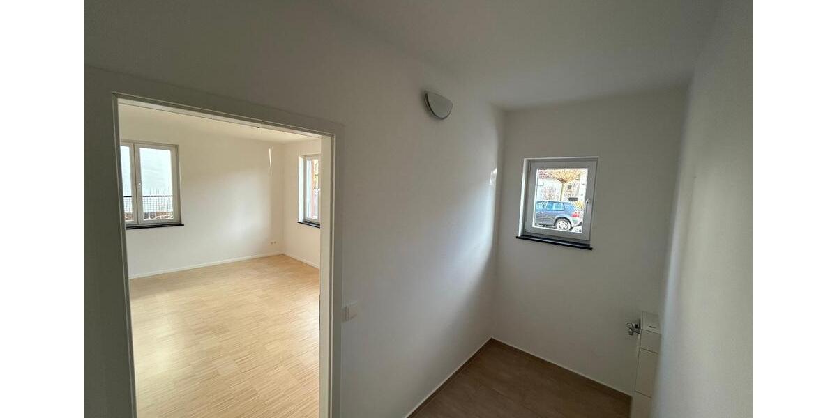 Erdgeschoßwohnung Halle (Saale) Frohe Zukunft - 3 Zimmer, 91 m&sup2;, 1.350&euro; | Angebot:25943685