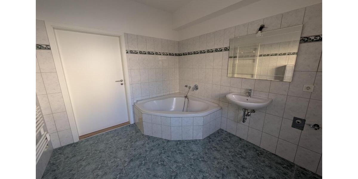 Etagenwohnung Halle (Saale) Dölau - 3 Zimmer, 94 m&sup2;, 890&euro; | Angebot:25974870