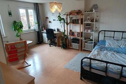 Großes, helles WG-Zimmer am Steintor 4 zimmer