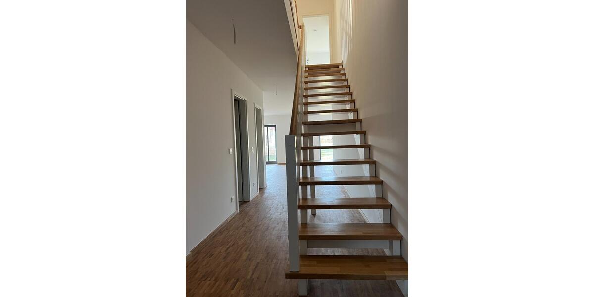 Maisonettenwohnung Halle (Saale) Büschdorf - 4 Zimmer, 156 m&sup2;, 2.267&euro; | Angebot:25614456