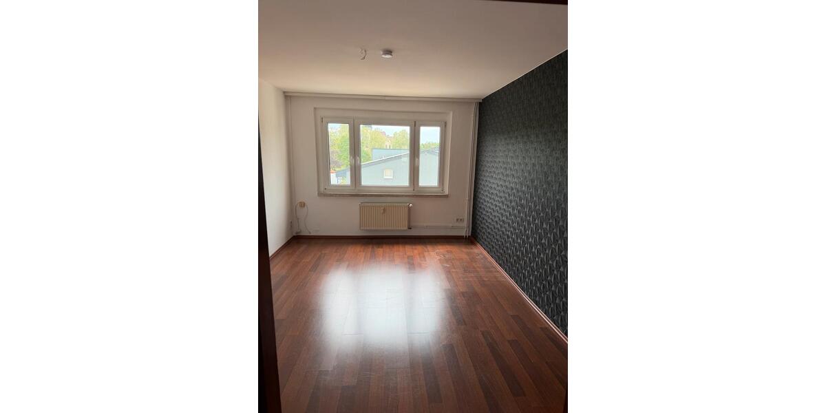Etagenwohnung Leuna - 2 Zimmer, 45 m&sup2;, 460&euro; | Angebot:24919518