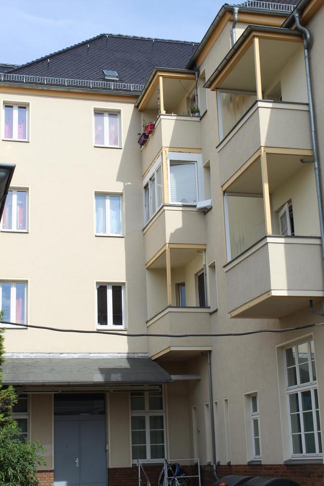 4 Raum Wohnung 2 OG Links mit Balkon Vermietung ab 01.12.2025 zimmer