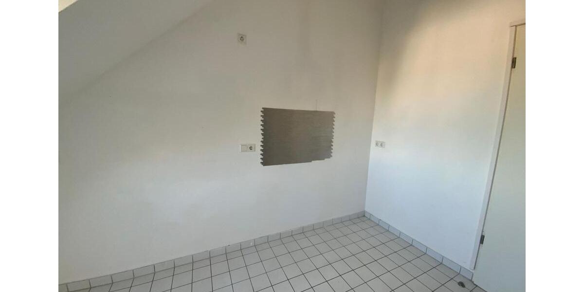 Dachgeschoßwohnung Zörbig - 5 Zimmer, 206 m&sup2;, 1.130&euro; | Angebot:20092302