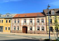 Zweifamilienhaus mit Charme Ruhiger, uneinsehbarer Innenhof und Garagen in Goitzschenähe!