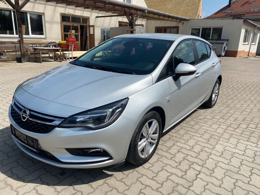 Opel Astra 32.850 km 10.990 € Glauzig 06369