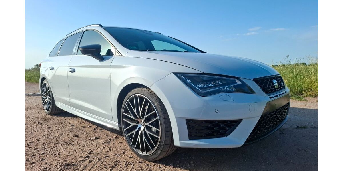 Seat Leon 111.000 km 16.895 &euro; Könnern OT Beesenlaublingen 06420
