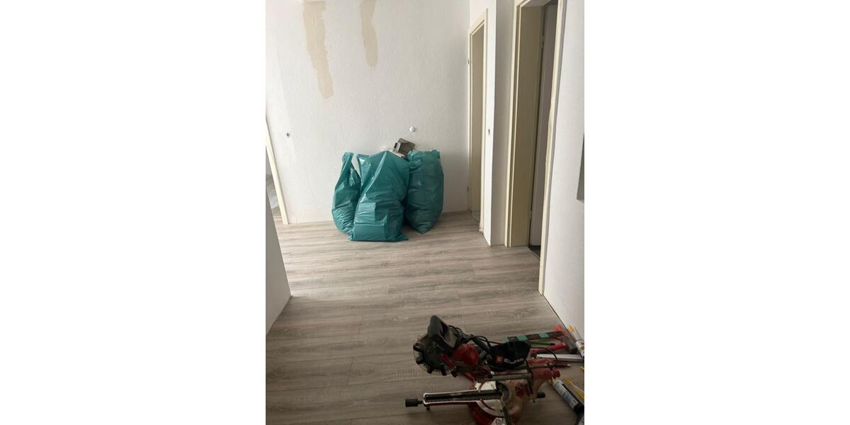 Etagenwohnung Halle (Saale) Damaschkestraße - 4 Zimmer, 108 m&sup2;, 1.000&euro; | Angebot:26572996