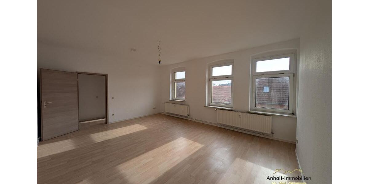 Etagenwohnung Bitterfeld-Wolfen Bitterfeld - 3 Zimmer, 84 m&sup2;, 480&euro; | Angebot:25547013