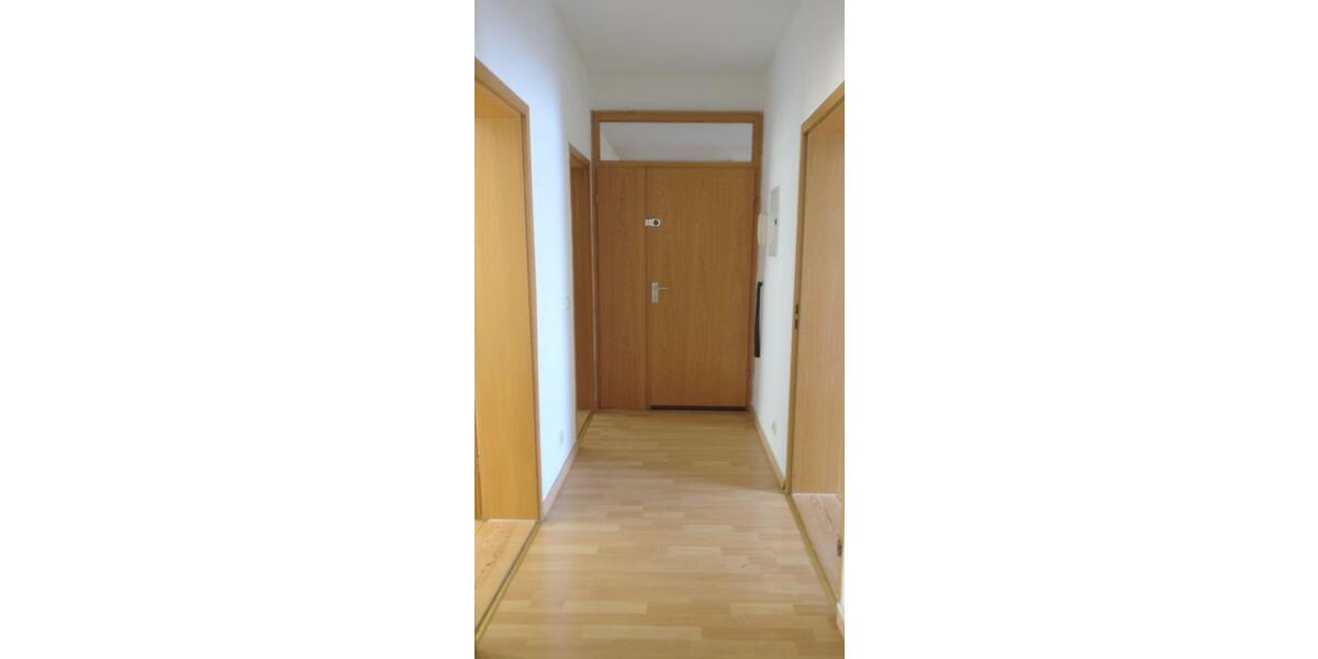 Etagenwohnung Halle (Saale) Damaschkestraße - 4 Zimmer, 90 m&sup2;, 675&euro; | Angebot:25990016