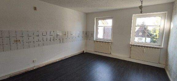 Etagenwohnung Schkopau Lochau - 3 Zimmer, 80 m&sup2;, 640&euro; | Angebot:25372345