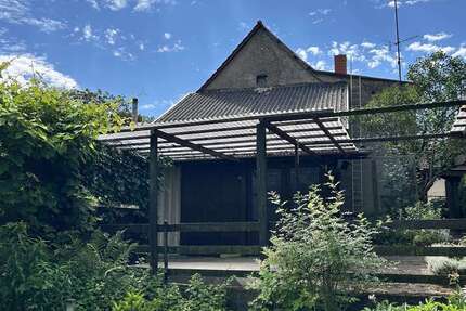 Haus Salzatal - 7 Zimmer, 200 m&sup2;, 99.000&euro; | Angebot:27038125