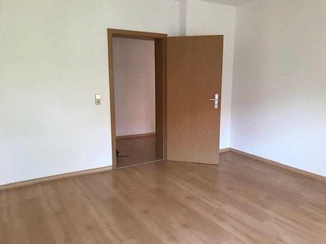 Dachgeschoßwohnung Merseburg - 3 Zimmer, 85 m&sup2;, 508&euro; | Angebot:25898922