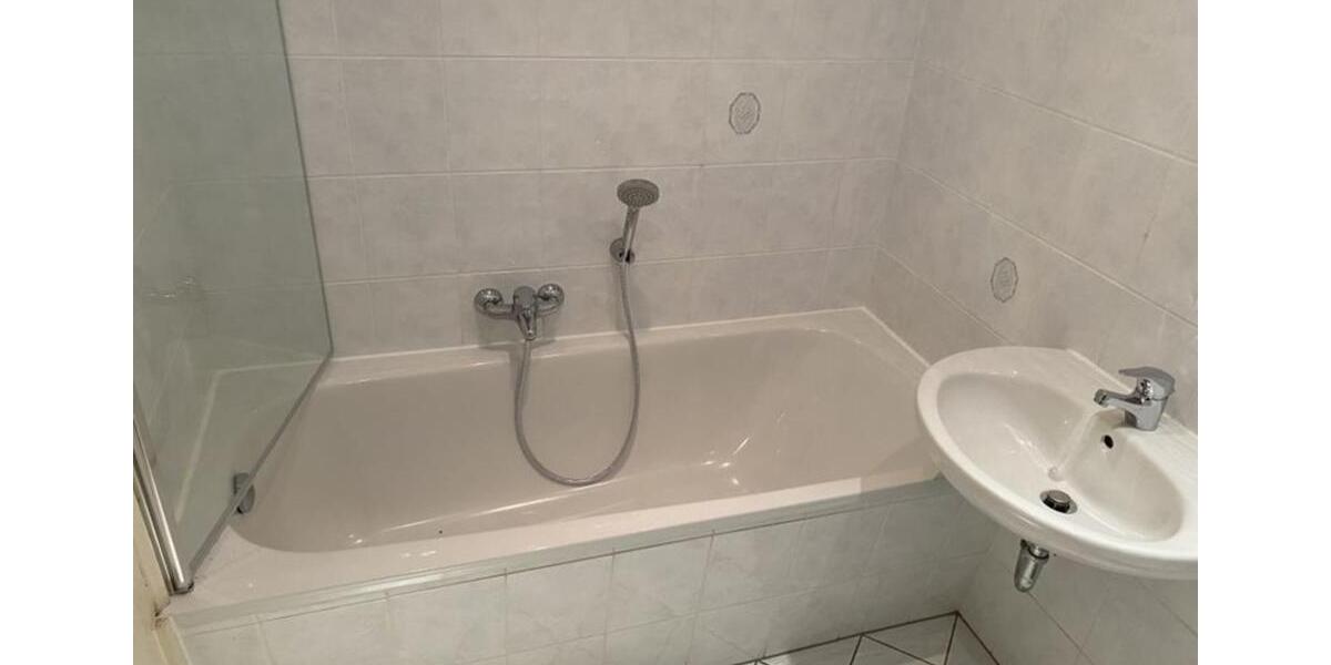 Hochparterre Halle (Saale) Damaschkestraße - 3 Zimmer, 73 m&sup2;, 510&euro; | Angebot:24429595