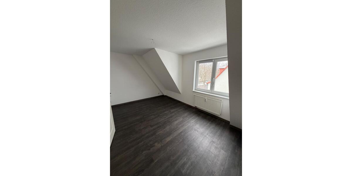 Dachgeschoßwohnung Bitterfeld-Wolfen Bitterfeld - 3 Zimmer, 70 m&sup2;, 650&euro; | Angebot:25588782