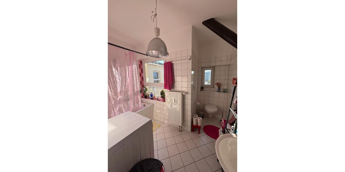 Dachgeschoßwohnung Halle (Saale) Damaschkestraße - 3 Zimmer, 74 m&sup2;, 808&euro; | Angebot:26426158