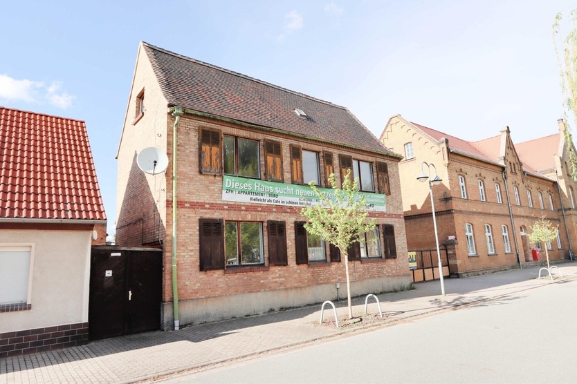 Im Herzen von Sandersdorf - 2 Familienhaus - 7 Zimmer - Garten- handwerkliches Geschick von Vorteil 6 zimmer