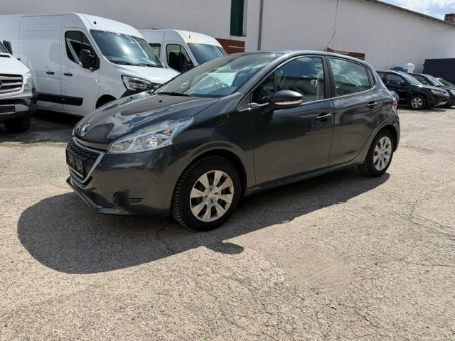 Peugeot 208 74.500 km 3.890 &euro; Halle 06118