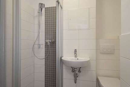 Wohnung zum Mieten in Halle (Saale) 227,65 € 24.21 m²