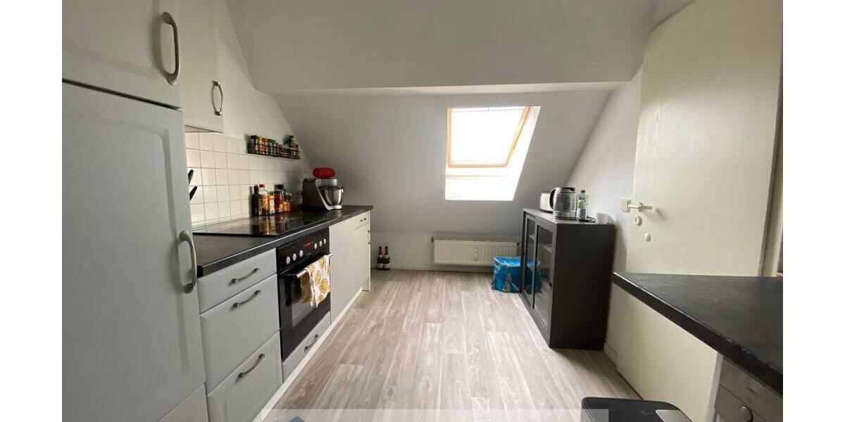 Sehr schöne Dachgeschosswohnung im Zentrum Merseburgs zu verkaufen 2 zimmer