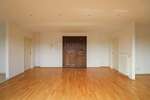 Penthouse am Clara-Zetkin-Park mit Dachterrasse, Stellplatz und Lift, befristete Vermietung