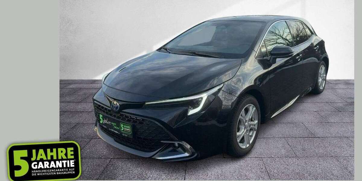 Toyota Corolla 13.718 km 26.590 &euro; Halle 06130