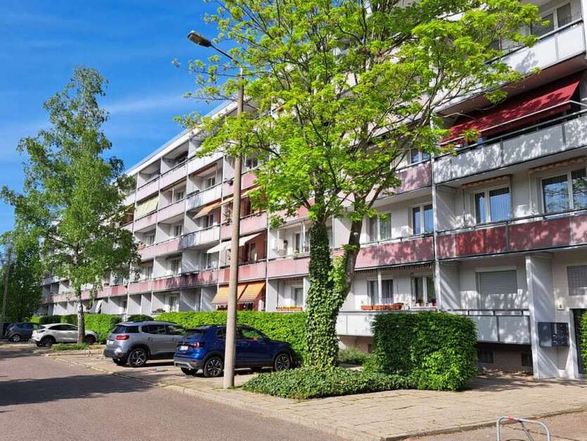 Wohnung zum Mieten in Halle (Saale) 315 € 59.09 m²