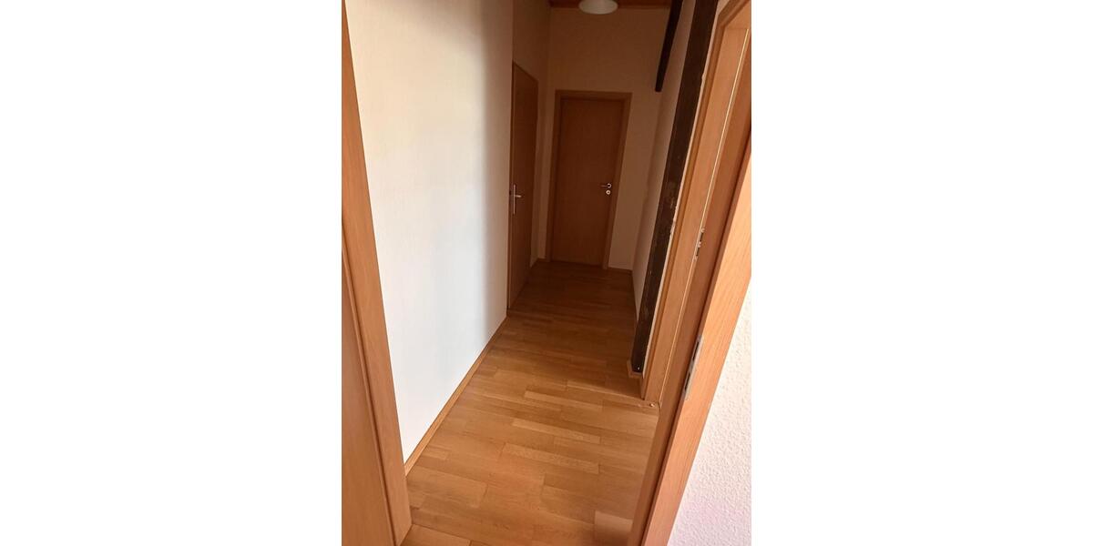 Dachgeschoßwohnung Halle (Saale) Damaschkestraße - 2 Zimmer, 38 m&sup2;, 425&euro; | Angebot:25796823
