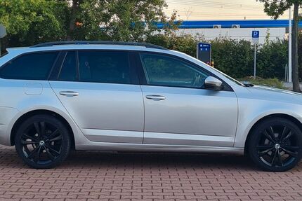 Skoda Octavia 248.000 km 7.499 &euro; Halle 06112