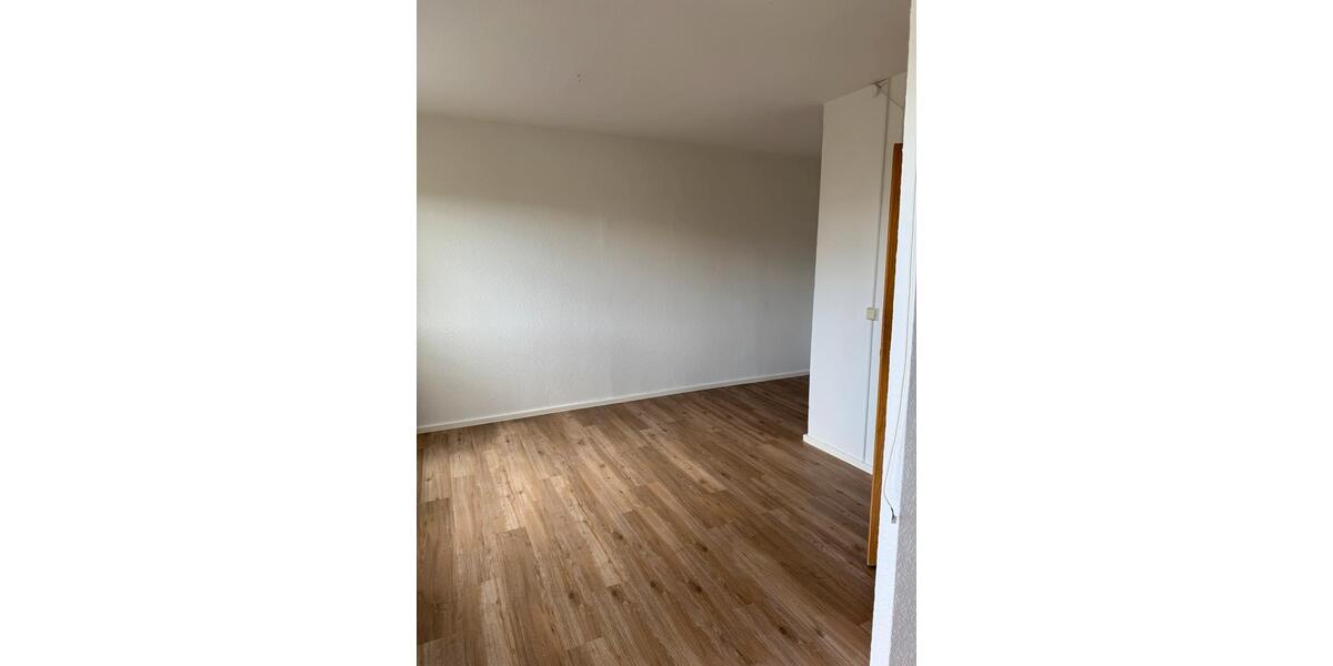 Etagenwohnung Halle (Saale) Damaschkestraße - 1 Zimmer, 30 m&sup2;, 276&euro; | Angebot:24872017