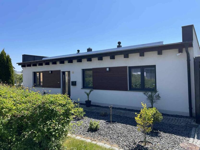 Neuwertiges Einfamilienhaus mit Solaranlage ohne Provision