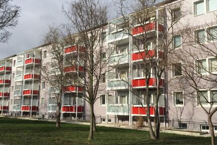 Wohnung Bad Dürrenberg - 3 Zimmer, 61 m&sup2;, 390&euro; | Angebot:25255983