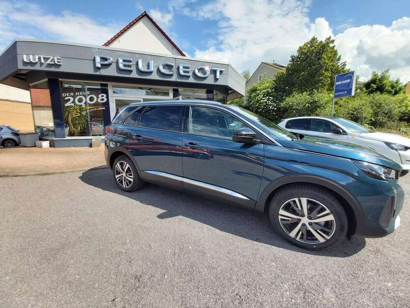 Peugeot 5008 1.550 km 30.290 € Halle / Mötzlich 06118