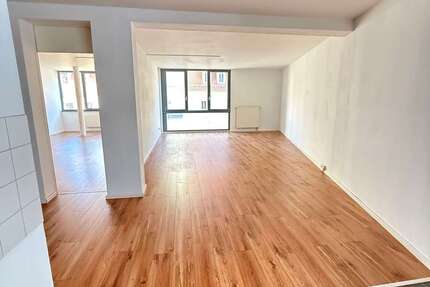 Wohnung zum Mieten in Halle 768,49 € 90.41 m² 2 zimmer