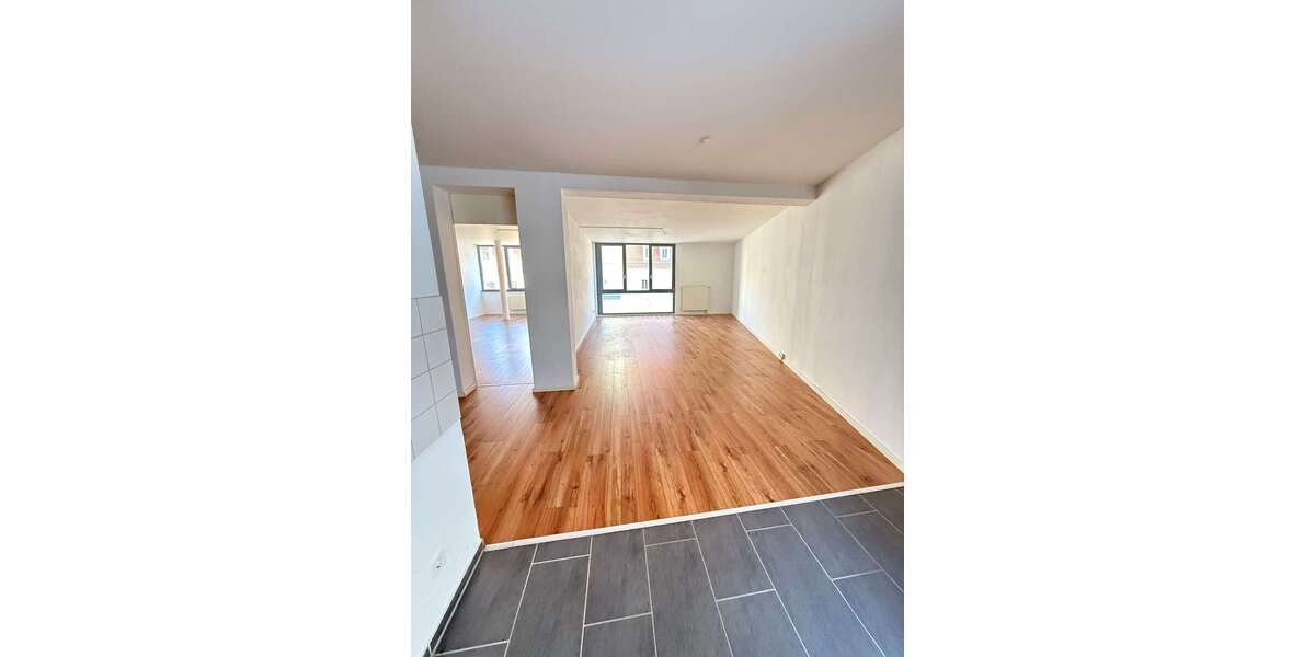 Wohnung zum Mieten in Halle 768,49 € 90.41 m² 2 zimmer