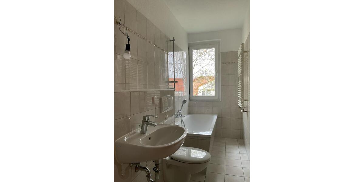 Etagenwohnung Bad Lauchstädt - 2 Zimmer, 48 m&sup2;, 299&euro; | Angebot:26001632