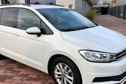 VW Touran 272.294 km 8.999 &euro; Halle/Saale 06118