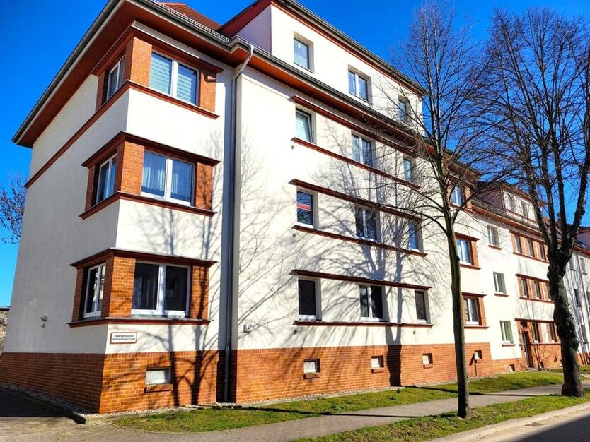 JETZT EINZIEHEN - DachWohnung - Tageslichtbad - Laminat
